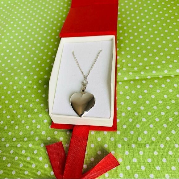 Silver Heart Locket Necklace - Picture 4 of 4
